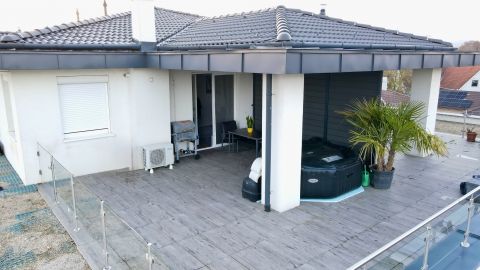 Eladó Lakás 2475 Kápolnásnyék , Velencei tó közeli-Penthouse