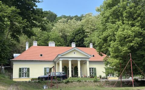 Eladó Ház 2500 Esztergom , Fárikúti út