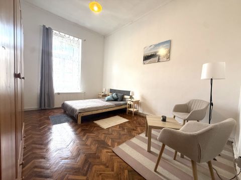 Kiadó Lakás 1076 Budapest 7. kerület , Garay utcában- kiadó garzon