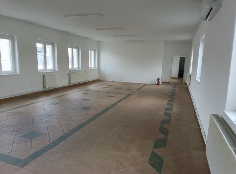 Kiadó Irodaépület 4025 Debrecen 