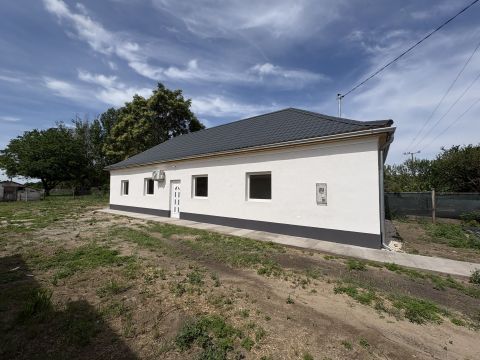 Eladó Ház 2377 Örkény 3 szoba + nappali, önálló családi ház - Csendes utca