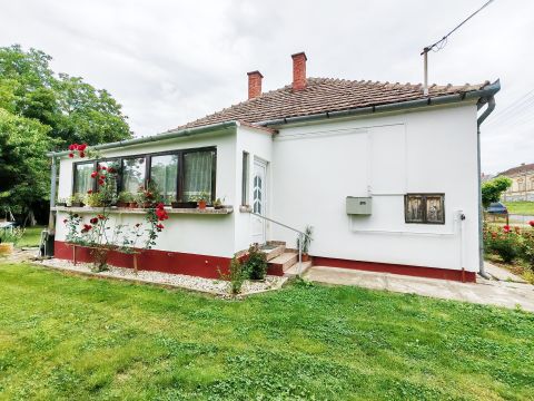 Eladó Ház 8840 Csurgó Csurgói kertes családi ház eladó! 
