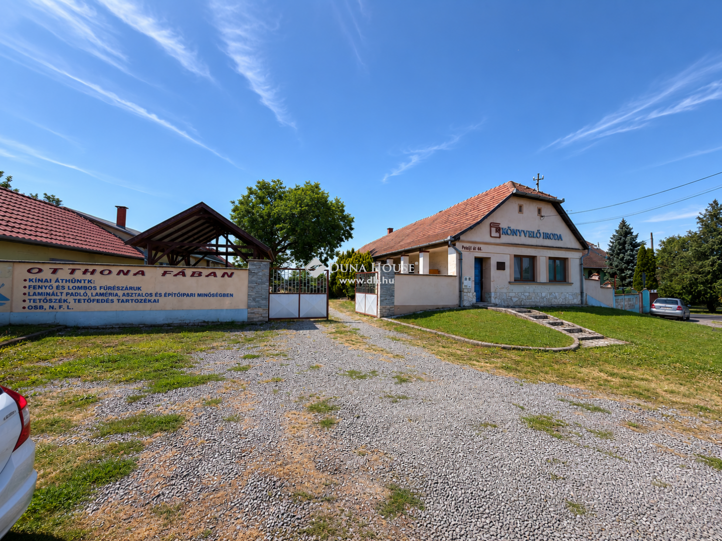 Nagy telkes ingatlan lakórésszel és tárolókkal Kalocsán – HZ083168