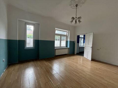 Eladó Lakás 1041 Budapest 4. kerület , Újpest központban kertkapcsolatos, alakítható, garázzsal