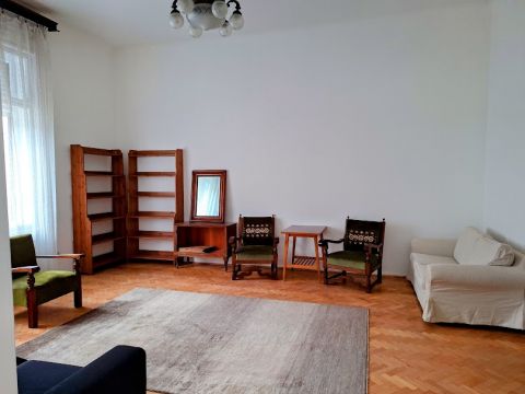 Kiadó Lakás 1077 Budapest 7. kerület , 2 külön nyíló szobás, felújított, bútorozott Király utcánál