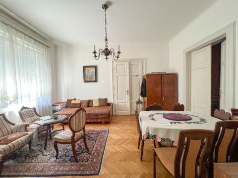 Eladó Lakás 1016 Budapest 1. kerület , 1016 Budapest 1, Zsolt udvar környéke