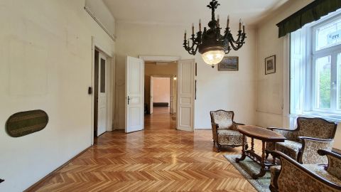 Eladó Lakás 1072 Budapest 7. kerület Nagypolgári hangulat a Zsinagóga közvetlen közelében Eladó!