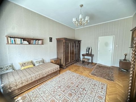 Eladó Lakás 6000 Kecskemét , Belváros szívében egy különleges,földszinti 4 szobás 