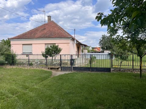Eladó Ház 2886 Réde , Jókai utca közelében