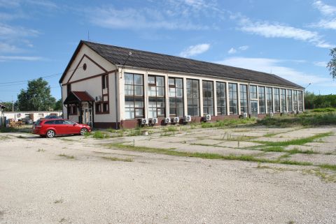 Kiadó Ipari 1224 Budapest 22. kerület , 900 m2 csarnok gyártásra, raktárnak, kamion parkolónak KIADÓ