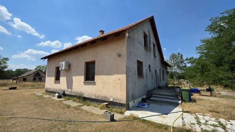 Eladó Ház 2700 Cegléd Nincs utca