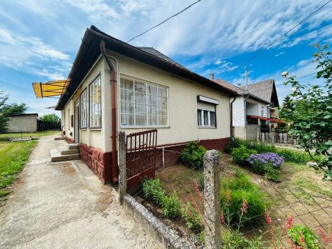 Eladó Ház 4474 Tiszabercel , 4474 Tiszabercel, belváros