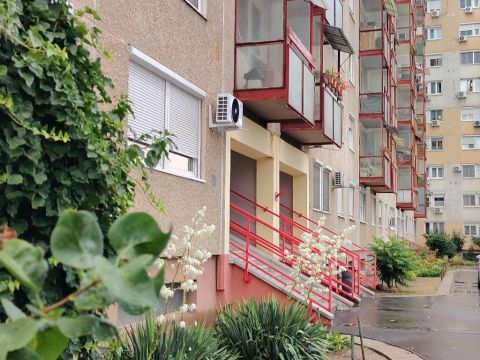 Eladó Lakás 5000 Szolnok 5000 Szolnok, csendes