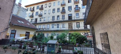 Eladó Lakás 1023 Budapest 2. kerület , GÜL BABA TÜRBÉNÉL 2 és fél szobás, erkélyes lakás eladó