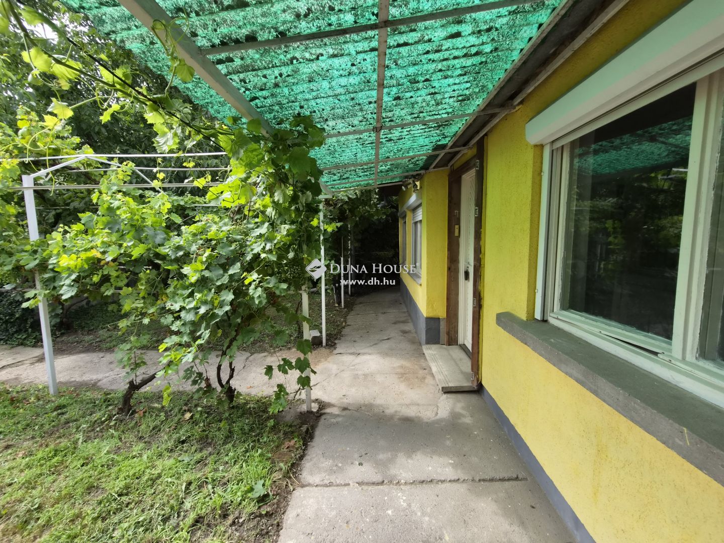 Gondozott, kétszobás családi ház Kalocsán – HZ023360