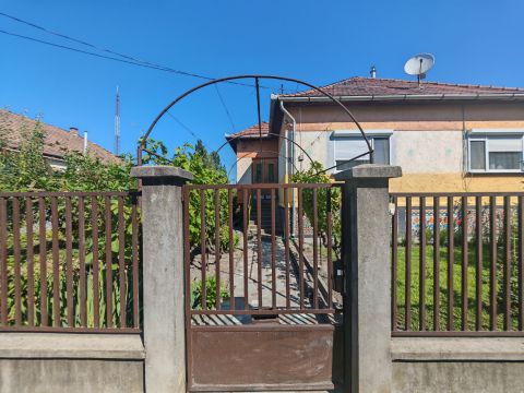 Eladó Ház 2500 Esztergom 