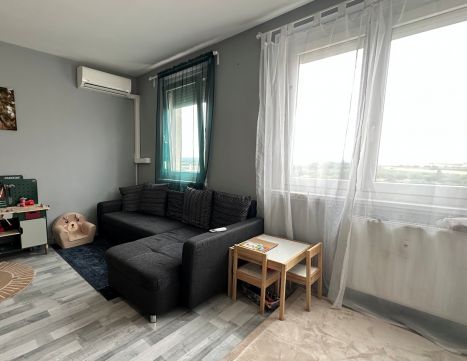 Eladó Lakás 8000 Székesfehérvár 