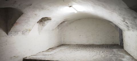 Eladó Üzlethelyiség 1093 Budapest 9. kerület 