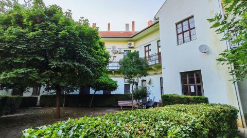 Eladó Lakás 6000 Kecskemét 