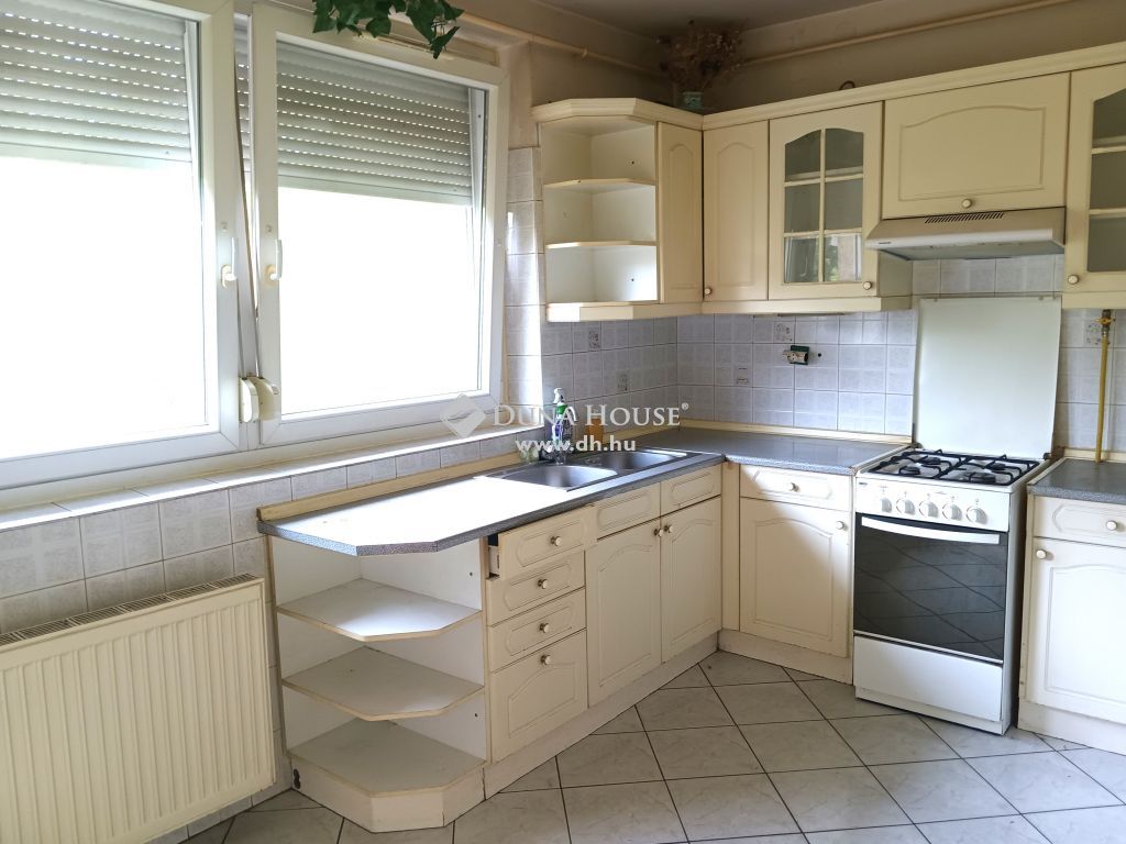 4028 Debrecen , Debrecen, Nagyerdőalja csendes utcájában — 1/10