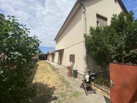 Eladó Ház 2760 Nagykáta , Központhoz közel