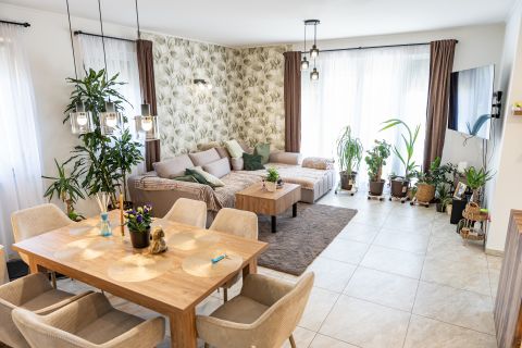 Eladó Ház 8000 Székesfehérvár ÚJ ÉPÍTÉSŰ CSALÁDI HÁZ, a Csónakázó-tó közelében!