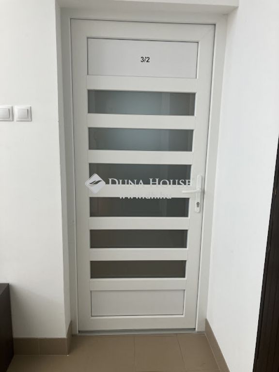8600 Siófok — 1/27