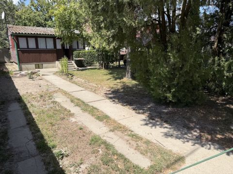 Eladó Ház 2318 Szigetszentmárton , Kedvelt Duna part közeli részén !