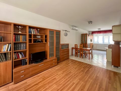 Eladó Lakás 6500 Baja 