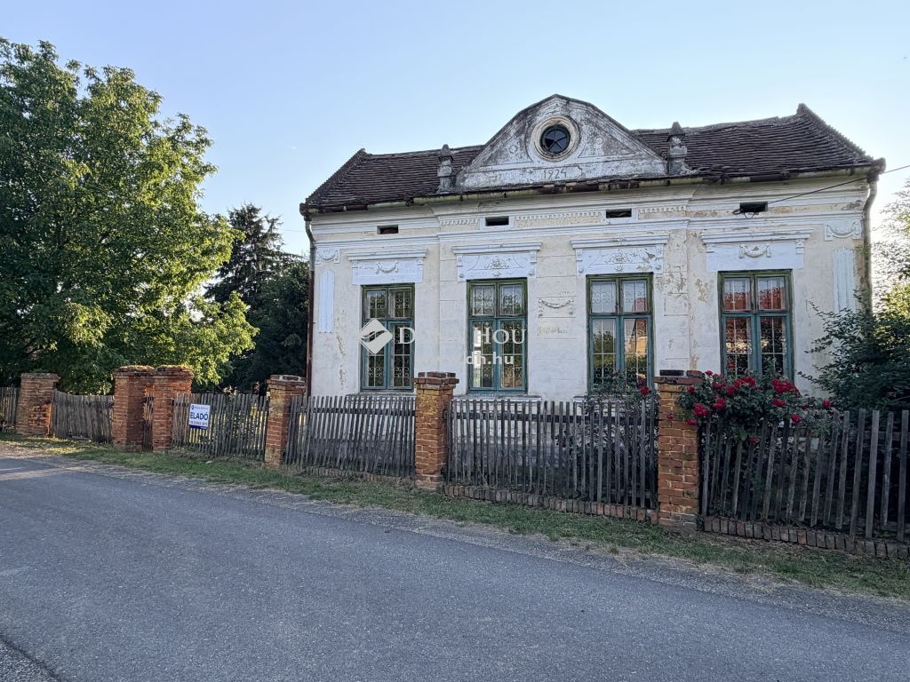 9915 Hegyhátsál — 1/19