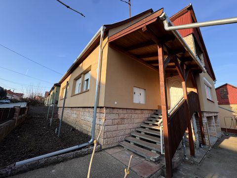 Eladó Ház 2517 Kesztölc 