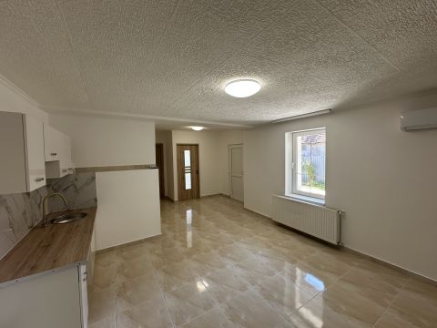 Eladó Ház 2377 Örkény , Központ közelében