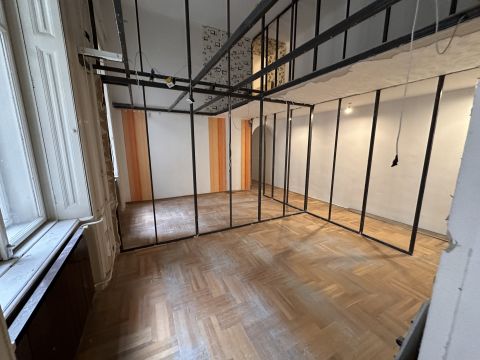 Eladó Lakás 1054 Budapest 5. kerület 
