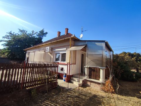 Eladó Ház 6044 Kecskemét , Hetény Központhoz közel