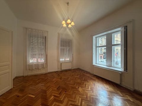 Eladó Lakás 1081 Budapest 8. kerület 