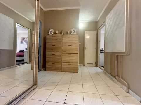 Eladó Lakás 1048 Budapest 4. kerület Káposztásmegyer 