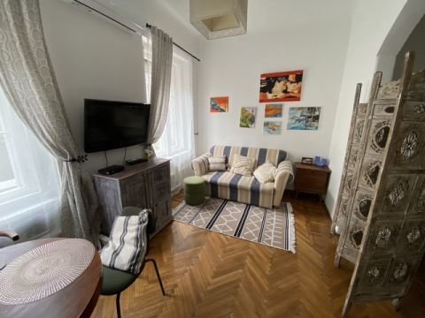 Kiadó Lakás 1056 Budapest 5. kerület VÁCI UTCÁBAN KÉTSZOBÁS LAKÁS
