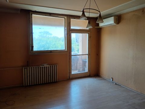 Eladó Lakás 2700 Cegléd 