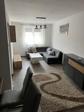 Kiadó Lakás 4200 Hajdúszoboszló , Szilfákalja utca közelében, nappali + 1 szobás lakás KIADÓ!