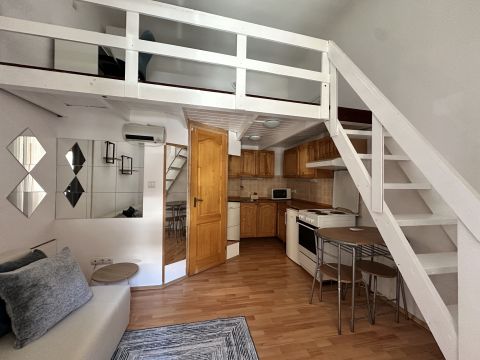 Kiadó Lakás 1062 Budapest 6. kerület , Full felszerelt studiólakás kiadó a Bajza utcában