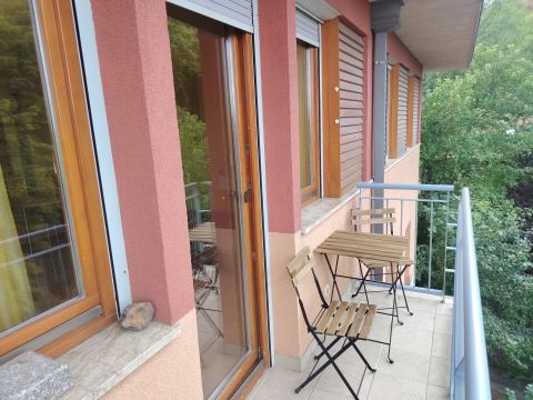 Kiadó Lakás 1037 Budapest 3. kerület , Bécsi út közelében gépesített erkélyes lakás