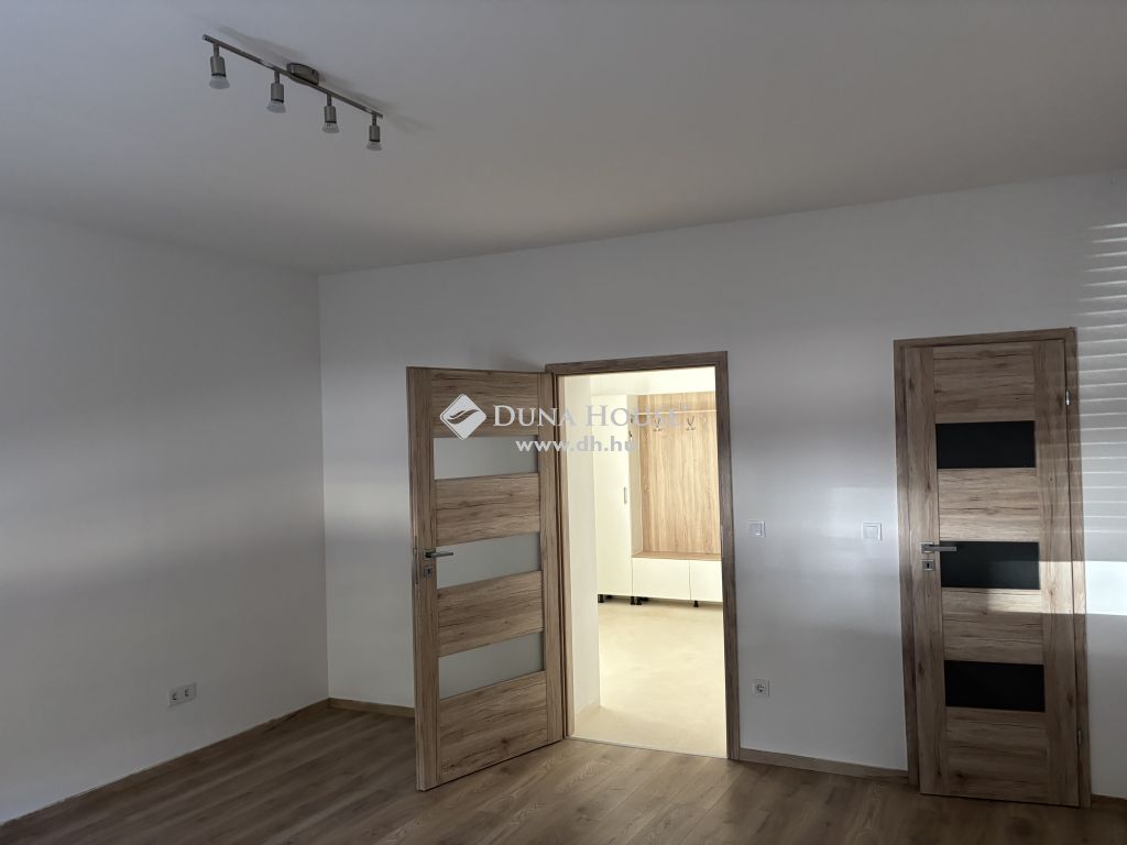Kiadó Lakás, 2500 Esztergom