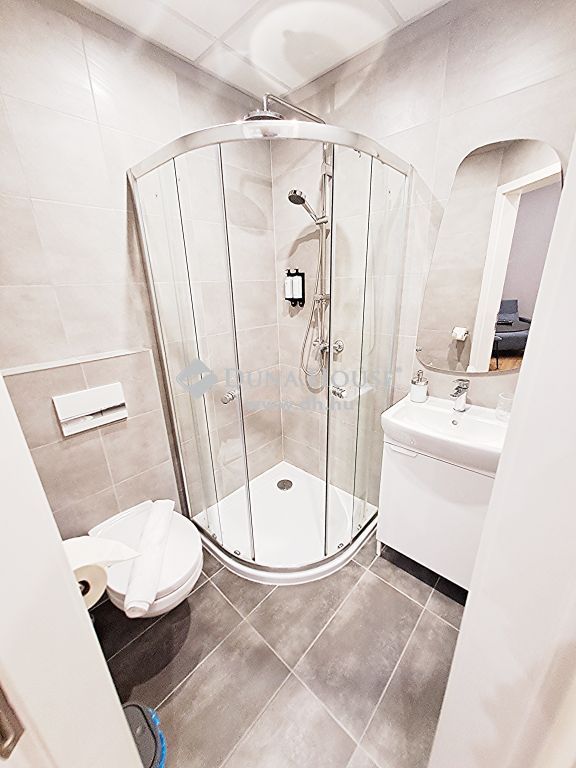 1072 Budapest 7. kerület , Szórakozónegyedben 8 egységes üzemelő butikhotel 7,5 % hozam — 1/11
