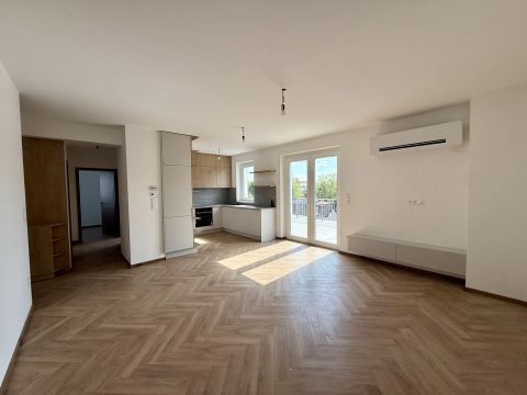 Eladó Lakás 8440 Herend , Herend közkedvelt részén