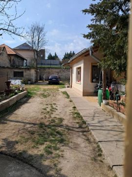 Eladó Ház 8191 Öskü , Öskü templom