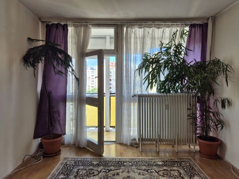 Eladó Lakás 7624 Pécs , Egyetemvárosi-2 különnyiló szobás-erkélyes-ROKUSCH
