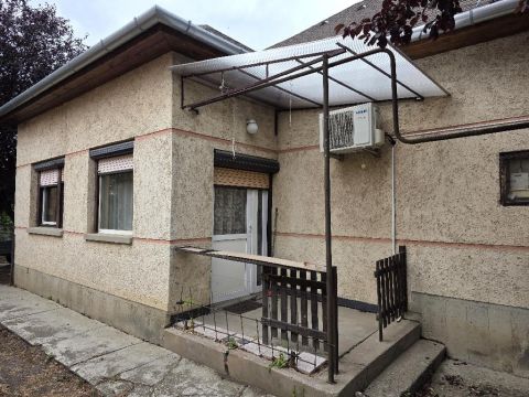 Eladó Ház 5451 Öcsöd 5451 Öcsöd, Csendes, központi