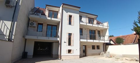 Eladó Lakás 2040 Budaörs , Budaörs Központ