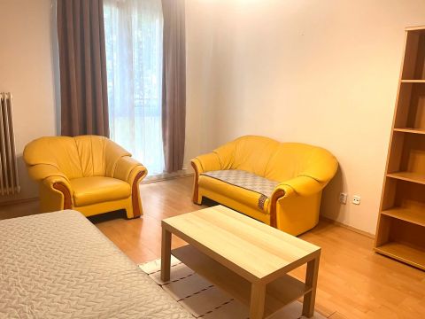 Kiadó Lakás 7633 Pécs 