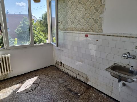 Eladó Lakás 2800 Tatabánya 